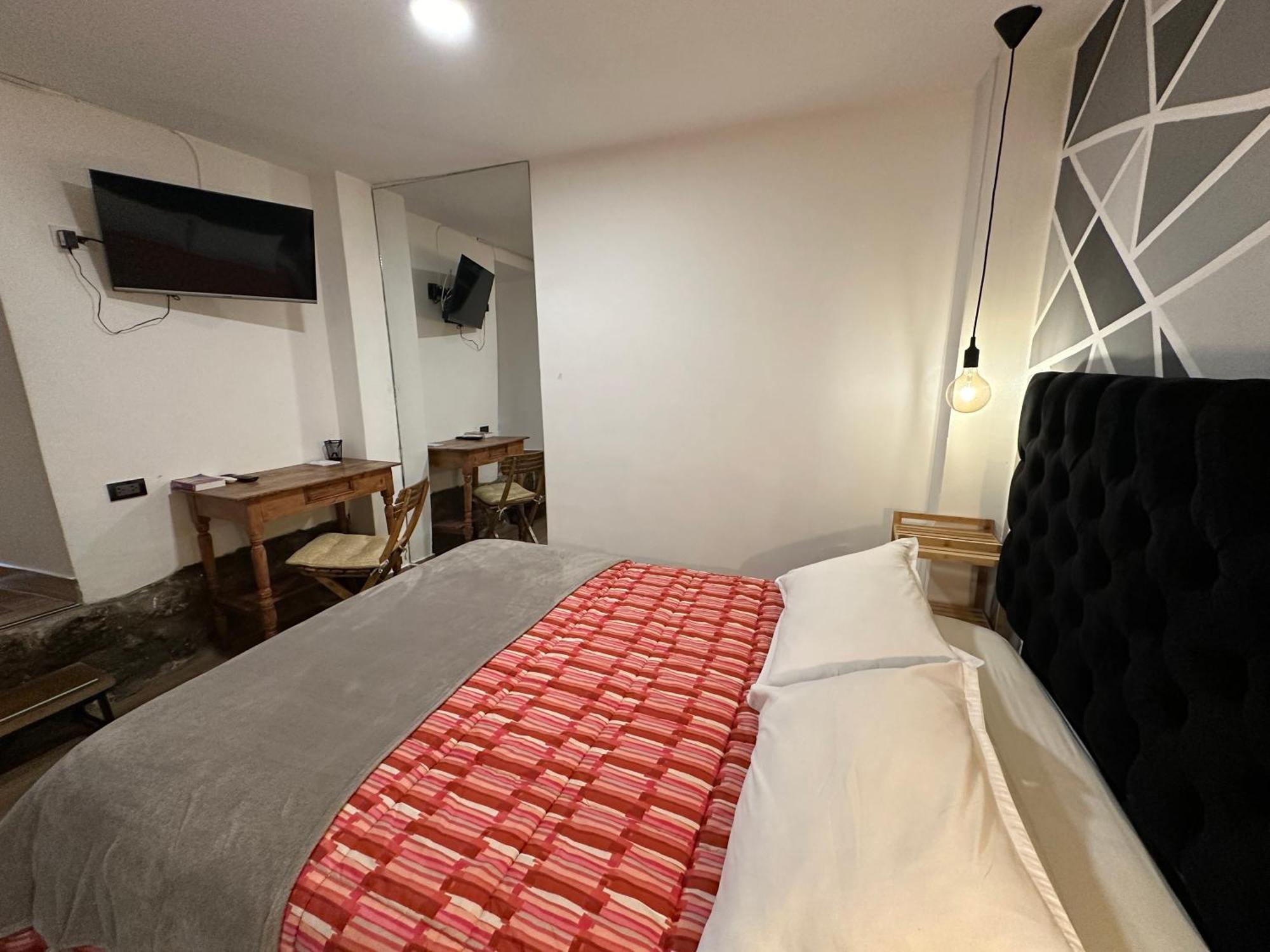 Blacky Hostel And Apartments (Adults Only) Куско Экстерьер фото